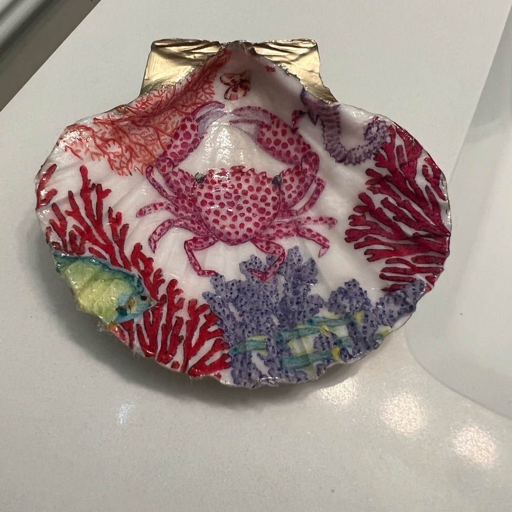Decorative shell